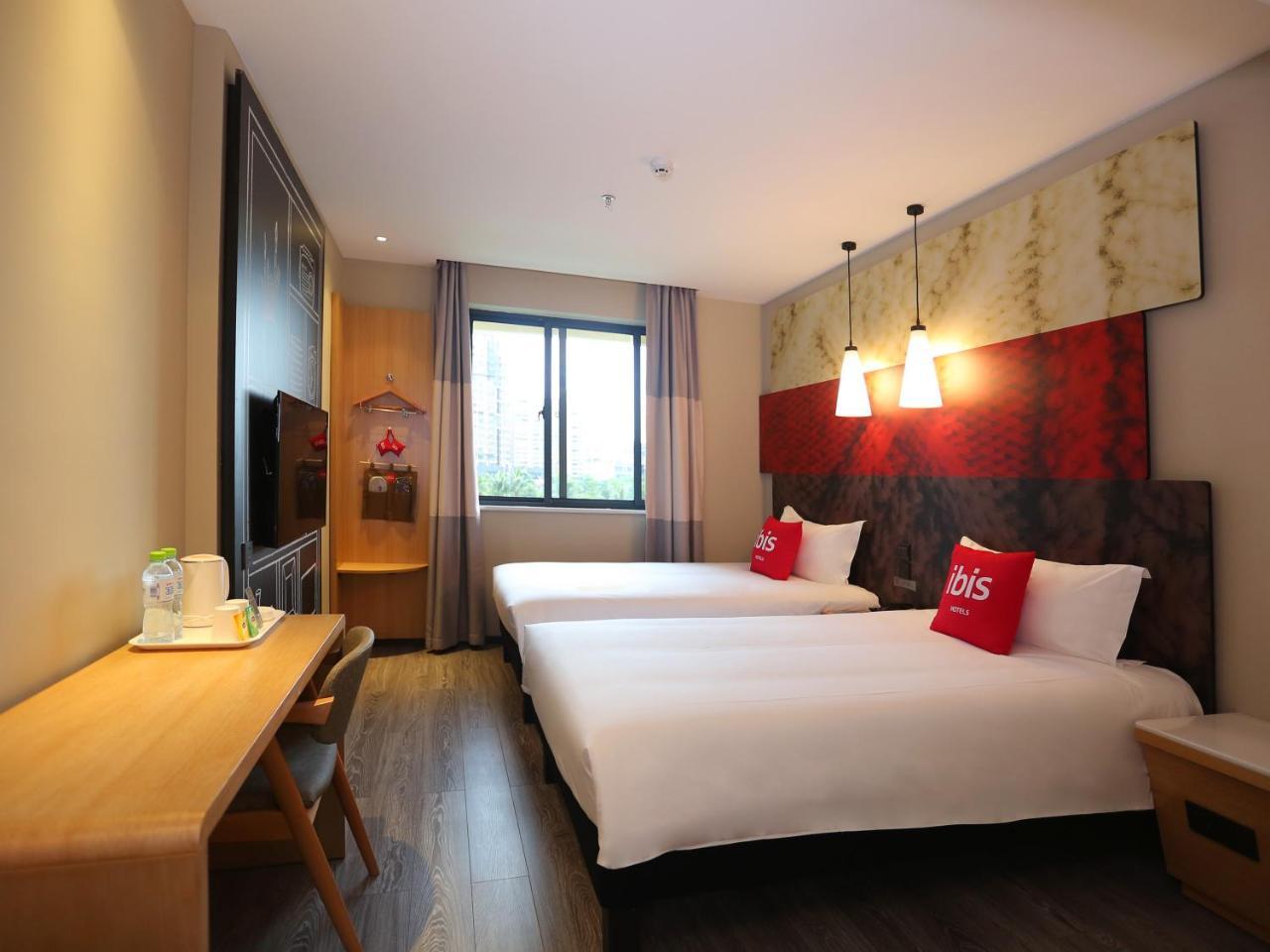 Ibis Haikou Injoy Plaza Hotel Zewnętrze zdjęcie