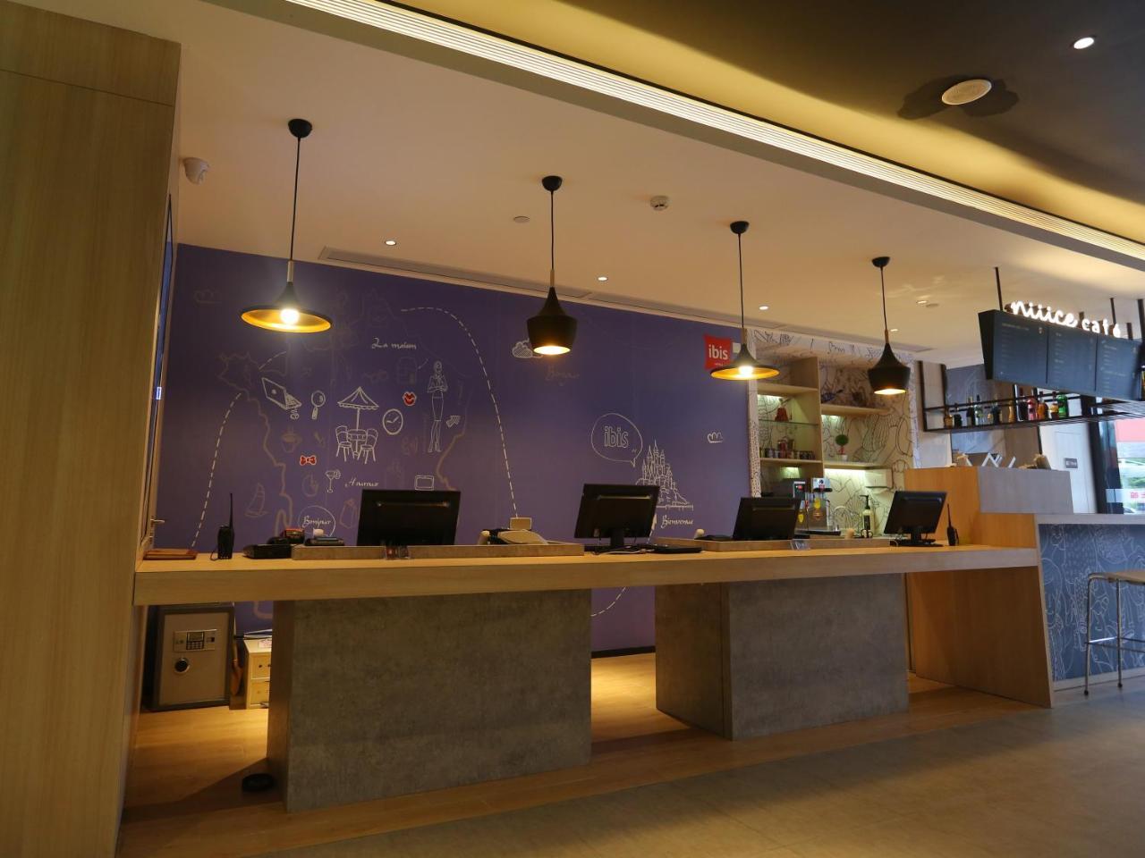 Ibis Haikou Injoy Plaza Hotel Zewnętrze zdjęcie